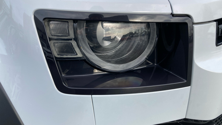 Land Rover Defender 90 Diesel 3.0 D250 Hard Top SE Auto